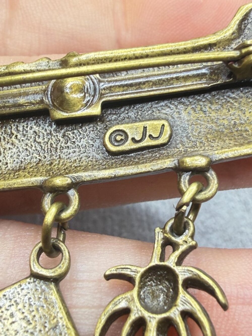 Cruise Ship Brooch Dangle Charms Vintage JJ Jonette Pin - Picture 5 of 10